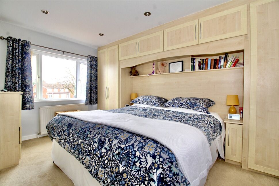 5 bedroom Detached House for sale, Outlands Drive, Hinckley, LE10 £