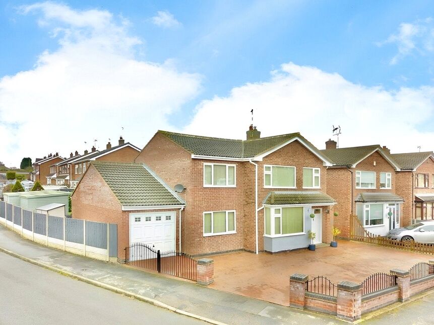5 bedroom Detached House for sale, Outlands Drive, Hinckley, LE10 £