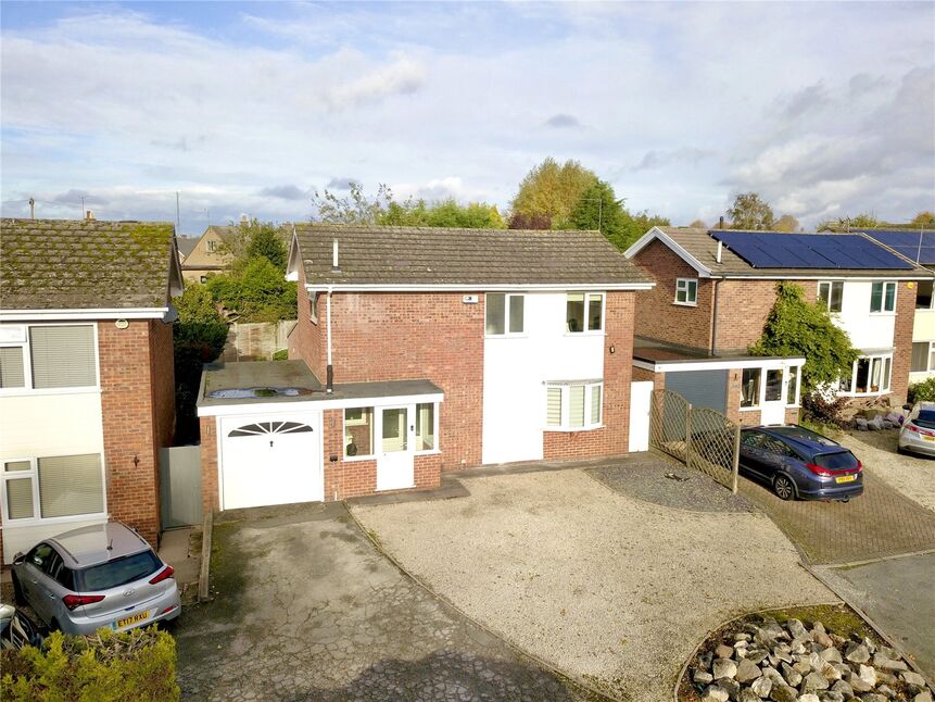 3 bedroom Detached House for sale, Manor Close, Burbage, LE10 £400,000