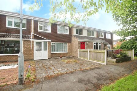 3 bedroom Mid Terrace House for sale