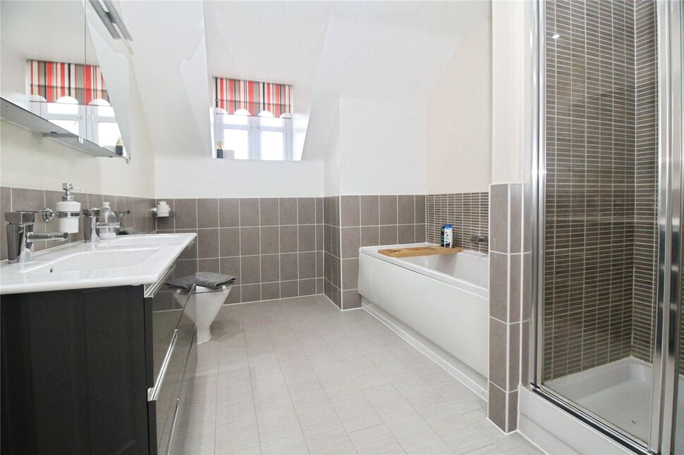 En-Suite Bathroom