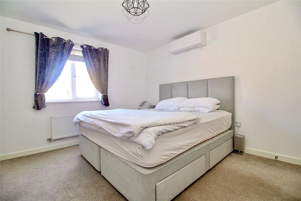 3 bedroom Detached House for sale, Slate Drive, Burbage, LE10 £300,000