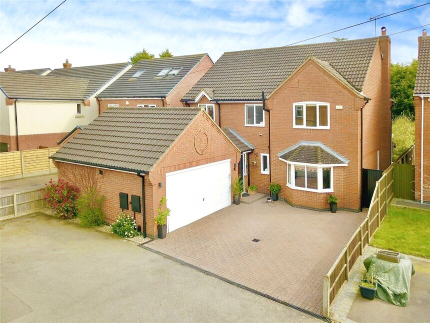 4 bedroom Detached House for sale