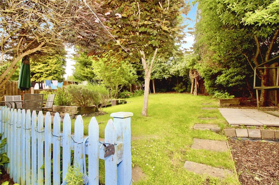 2 bedroom Semi Detached House for sale, East Close, Burbage, LE10 £