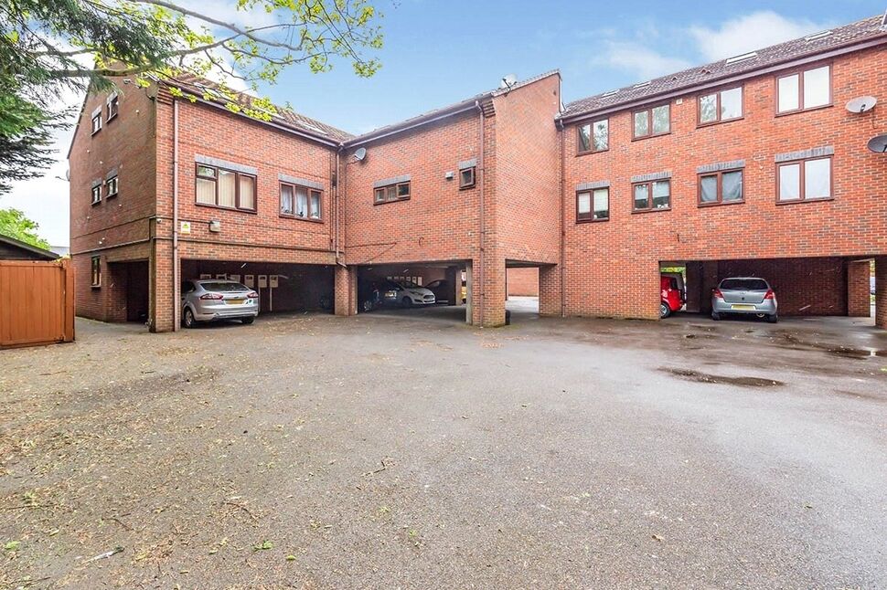 Main image of 1 bedroom Flat for sale, Granville Gardens, Hinckley, Leicestershire, LE10
