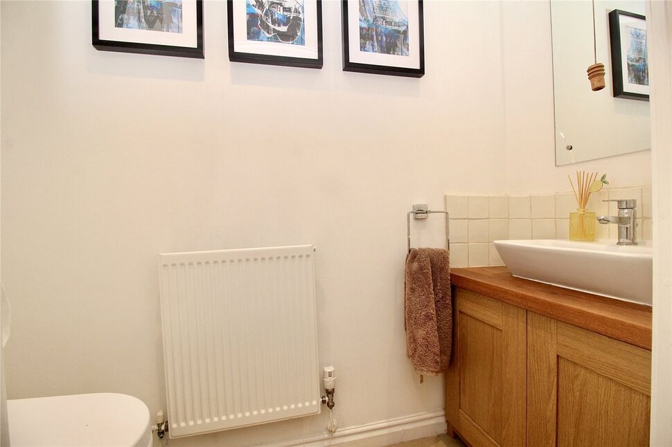 Cloakroom / Wc