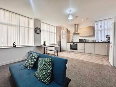 2 bedroom Flat to rent