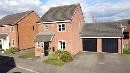 Abbott Drive, 3 bedroom Detached House for sale, £280,000