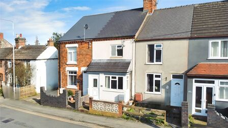 2 bedroom Mid Terrace House for sale