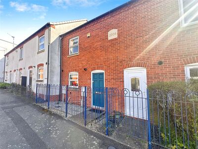 2 bedroom Mid Terrace House to rent