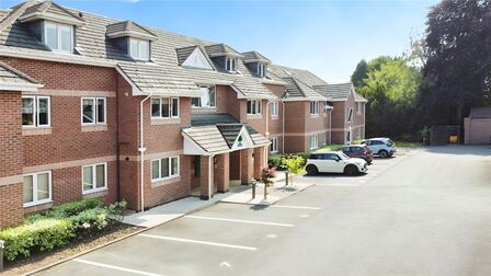 Ward Close, 3 bedroom  Flat for sale, £365,000