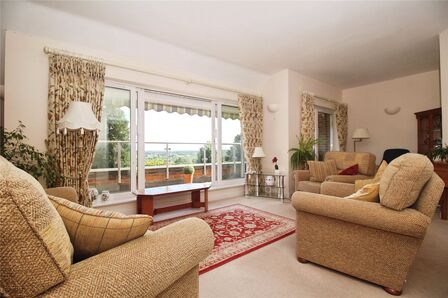 3 bedroom Flat for sale