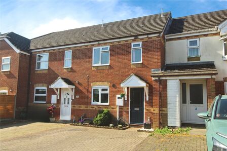 2 bedroom Mid Terrace House for sale