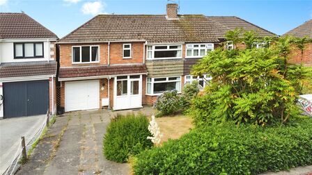 Hollycroft Crescent, 3 bedroom Semi Detached House for sale, £260,000