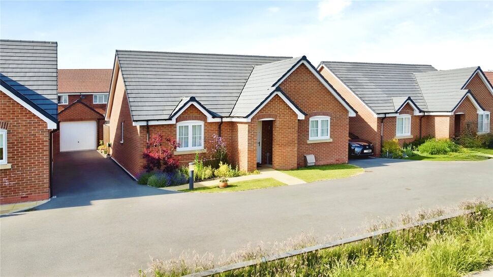 2 bedroom Detached Bungalow for sale