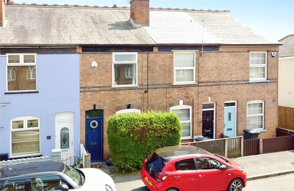 2 bedroom Mid Terrace House for sale