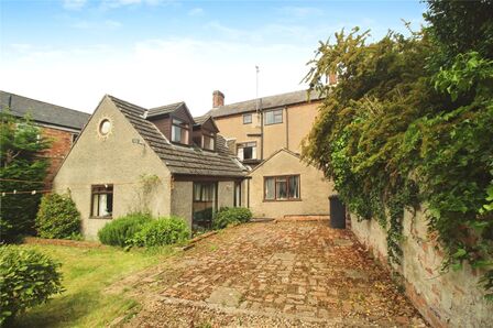 High Street, 5 bedroom End Terrace House for sale, £400,000