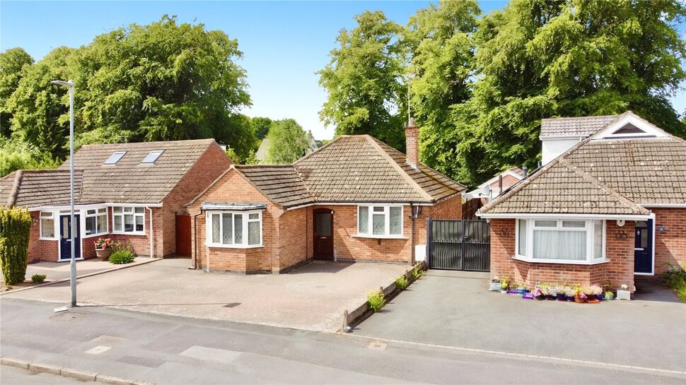 2 bedroom Detached Bungalow for sale