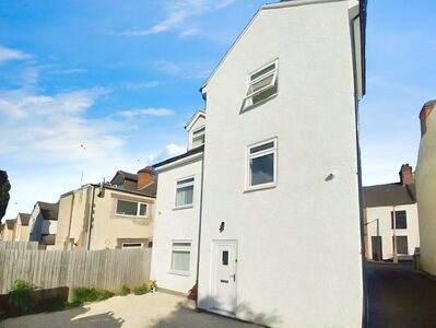 Highfield Street, 1 bedroom Flat to rent, &pound;600 pcm