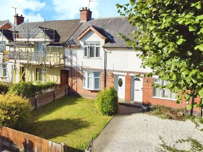 2 bedroom Mid Terrace House for sale