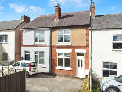 Crossways, 2 bedroom Mid Terrace House for sale, £200,000