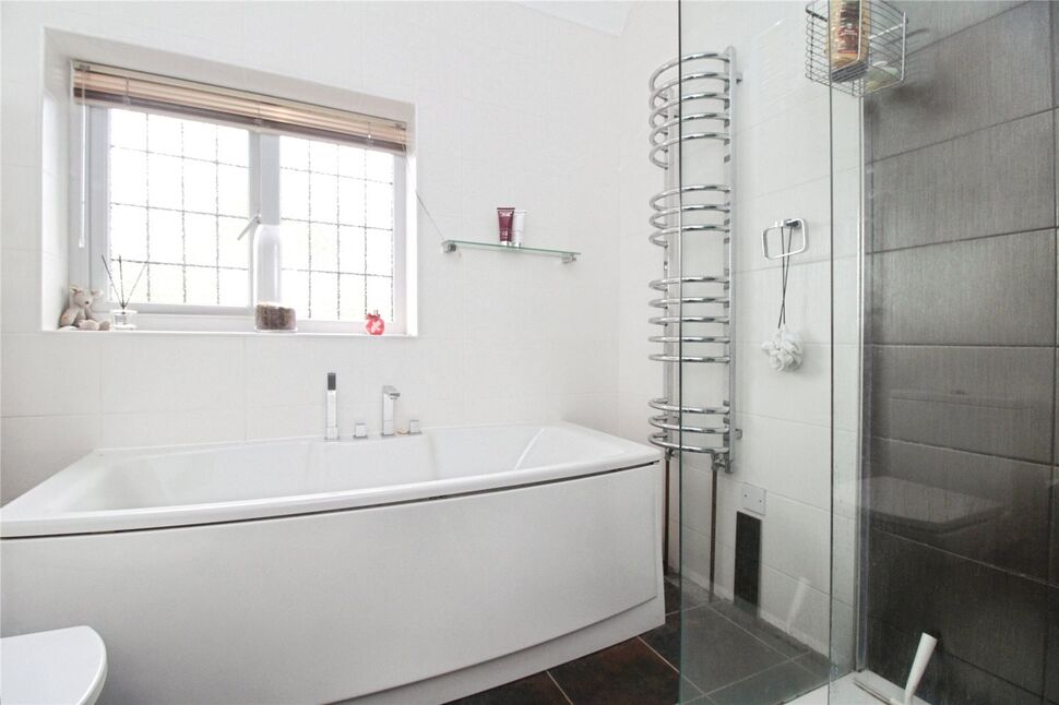 En-Suite Bathroom
