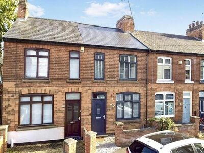 2 bedroom Mid Terrace House for sale