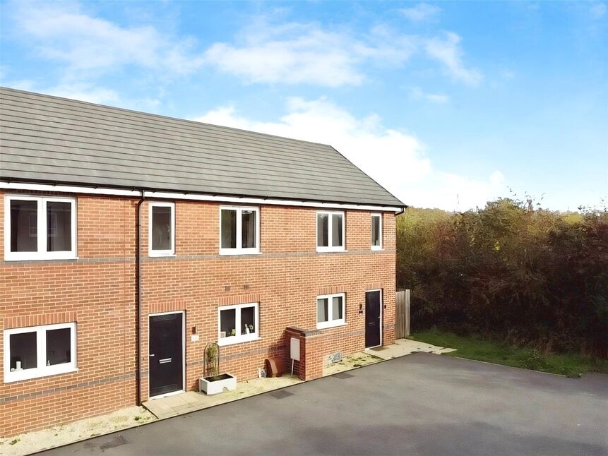Main image of 2 bedroom Mid Terrace House for sale, Westfield Avenue, Earl Shilton, Leicestershire, LE9