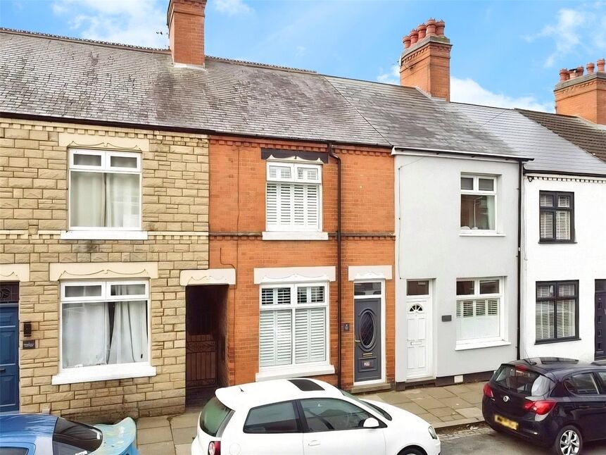2 bedroom Mid Terrace House for sale
