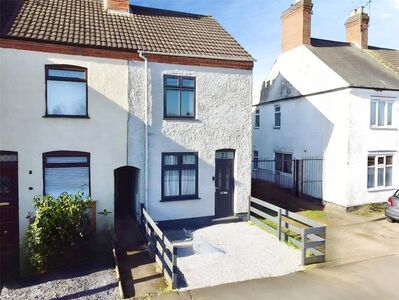 2 bedroom End Terrace House for sale