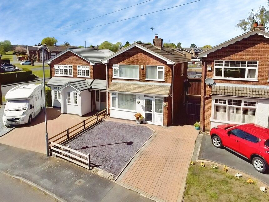 Main image of 3 bedroom Detached House for sale, Bearsden Crescent, Hinckley, Leicestershire, LE10