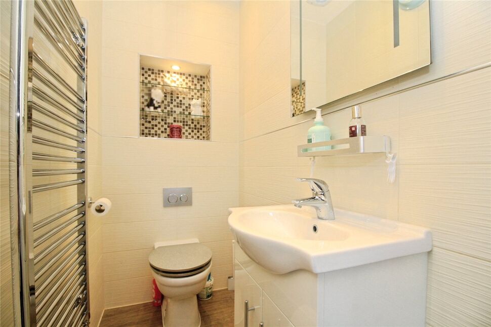 Cloakroom / Wc