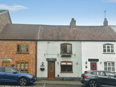 3 bedroom Mid Terrace Property to rent