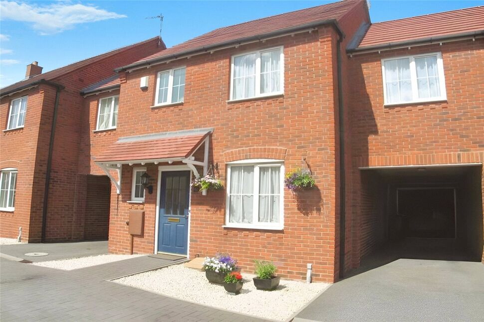 4 bedroom Link Detached House for sale