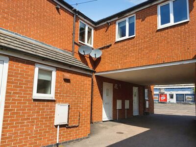 Wood Street, 2 bedroom Mid Terrace House to rent, &pound;950 pcm