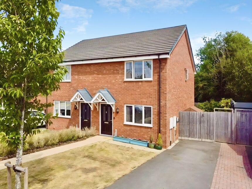 Main image of 2 bedroom Semi Detached House for sale, Donald Cobley Close, Hinckley, Leicestershire, LE10