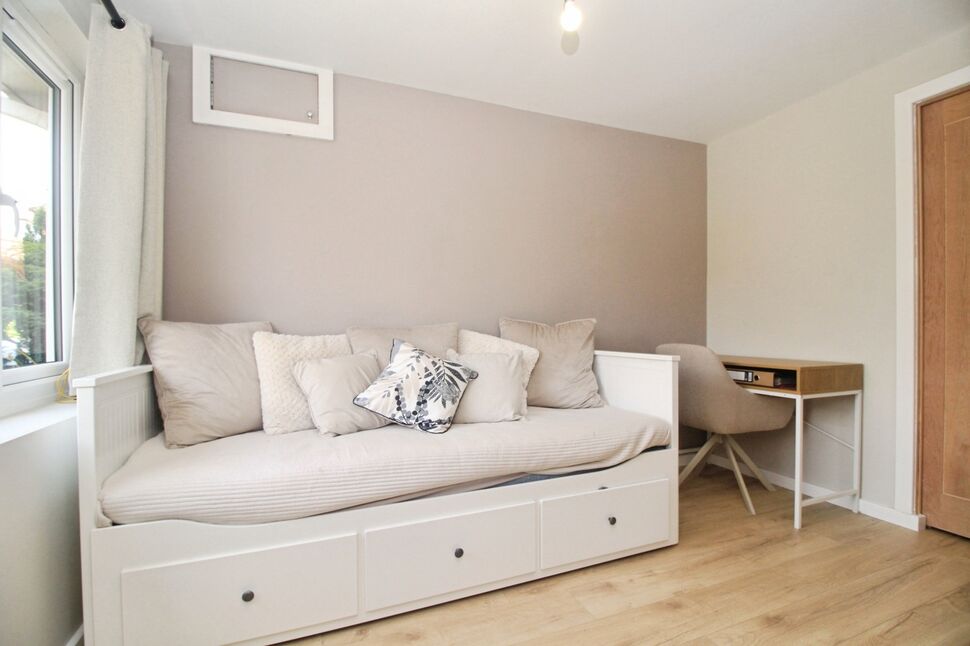 Office / Bedroom 4