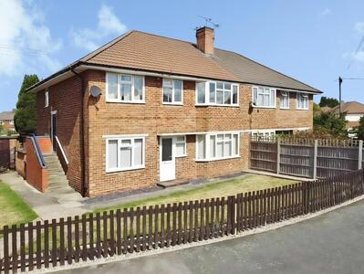 2 bedroom Flat for sale