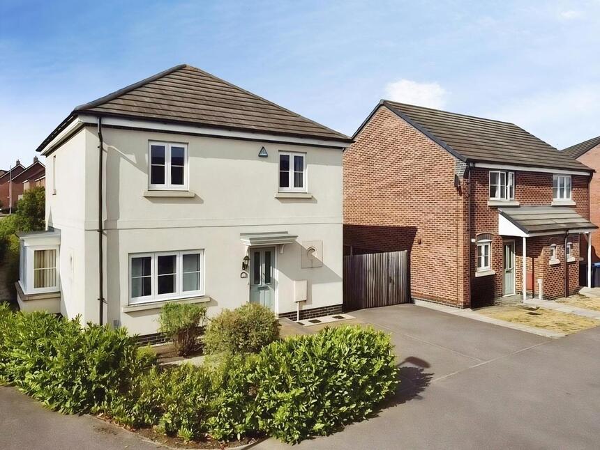 Main image of 3 bedroom Detached House for sale, Kinross Way, Hinckley, Leicestershire, LE10