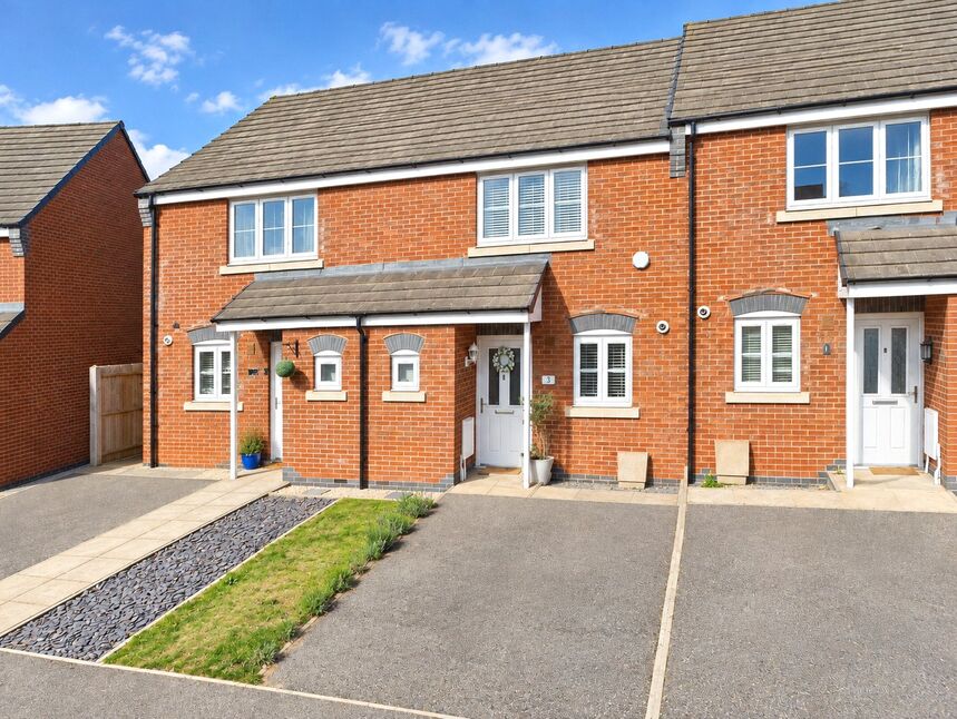 Main image of 2 bedroom Mid Terrace House for sale, Oronsay Close, Hinckley, Leicestershire, LE10