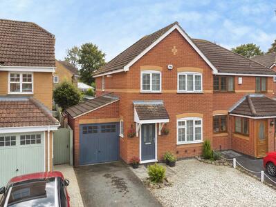 3 bedroom Semi Detached House for sale