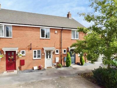 2 bedroom Mid Terrace House for sale