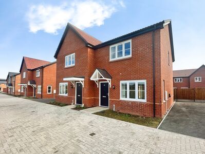 Bartlam Close, 2 bedroom Semi Detached House to rent, &pound;900 pcm