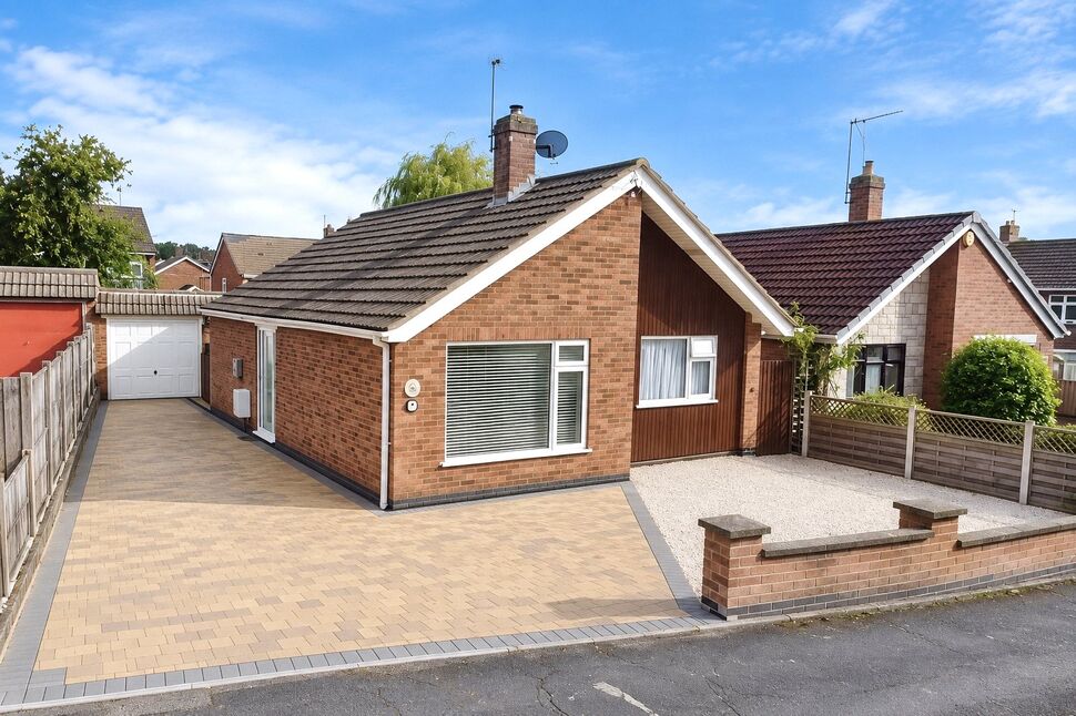 2 bedroom Detached Bungalow for sale