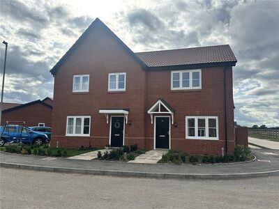 2 bedroom Semi Detached House to rent