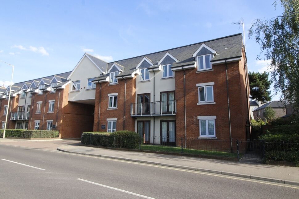 Main image of 2 bedroom Flat to rent, Walsworth Road, Hitchin, Hertfordshire, SG4