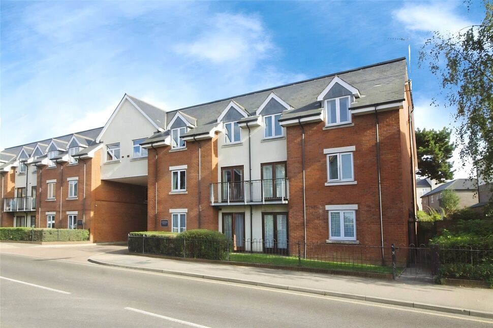 Main image of 2 bedroom Flat to rent, Sanders Place Walsworth Road, Hitchin, Hertfordshire, SG4