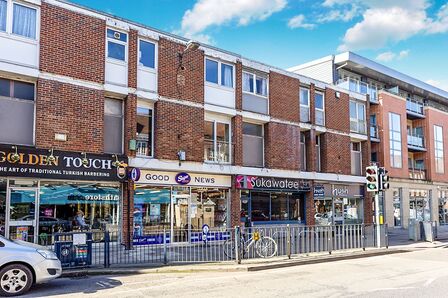 Hermitage Road, 1 bedroom Flat to rent, &pound;1,200 pcm