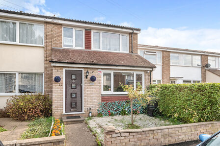 Sun Street, 3 bedroom Mid Terrace House to rent, £1,500 pcm