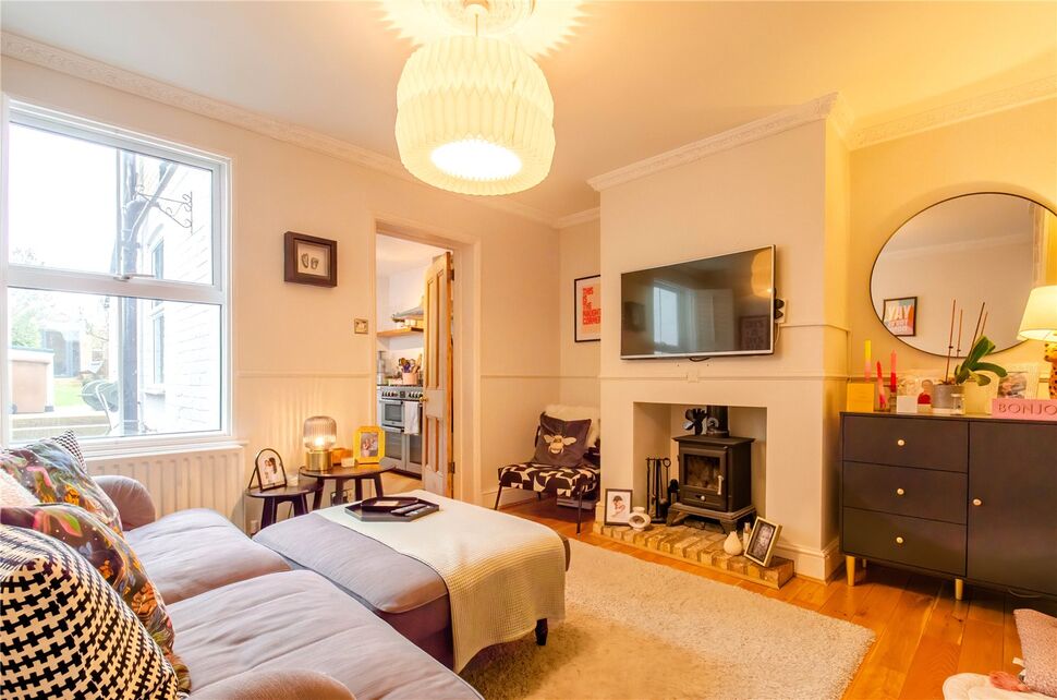 2 bedroom Mid Terrace House for sale, Whitehill Road, Hitchin, SG4 £